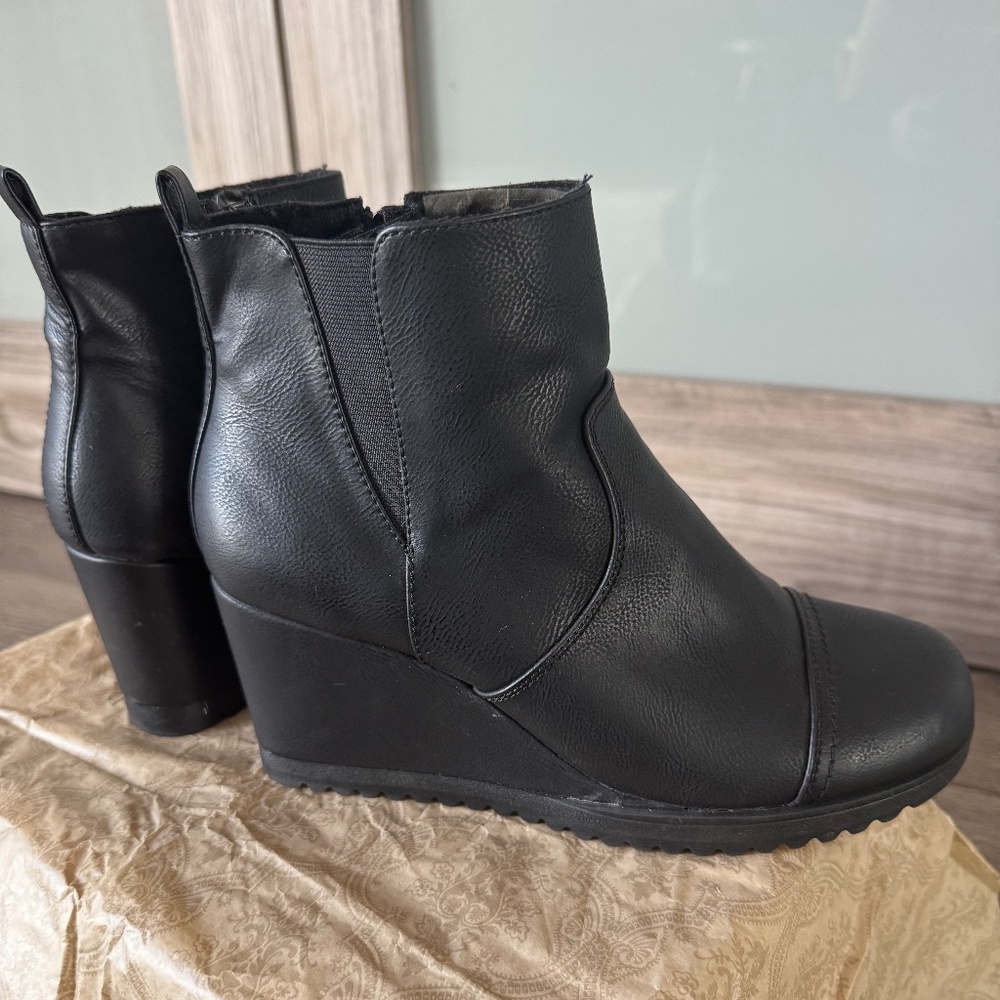Black Platform Boots - image 3